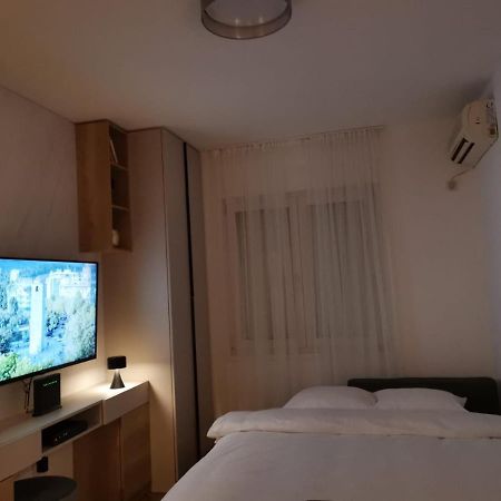 Studio Apartment Art Zone Podgorica Eksteriør billede